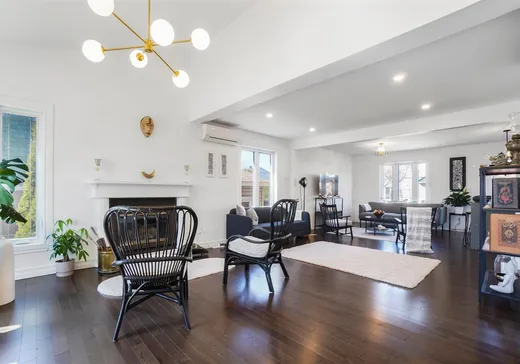 Maison à vendre - 8360 Av. Oregon, Brossard, J4Y 2J7