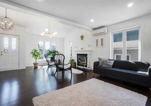 Maison à vendre - 8360 Av. Oregon, Brossard, J4Y 2J7