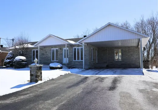 Bungalow à vendre - 3755 Boul. Jean-De Brébeuf, St-Nicephore, J2A3K3
