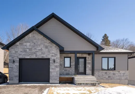Bungalow for sale - 44 Av. de Charleville, Boischatel, G0A1H0