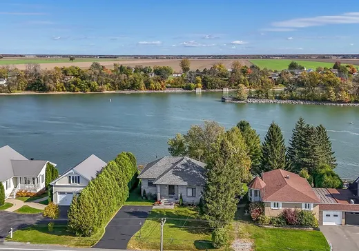 Maison à étages à vendre - 1445 Rue St-Jean-Baptiste, Saint-Roch-de-Richelieu, J0L2M0