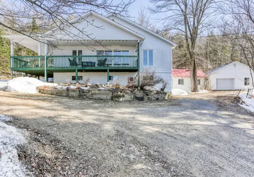 Maison à vendre - 540 Ch. du Lac-Bell, St-Élie-de-Caxton, G0X 2N0