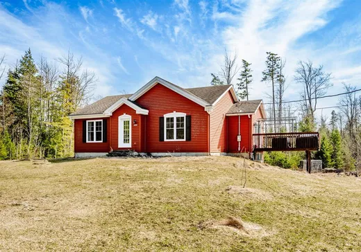 Bungalow à vendre - 1065 Rue du Val-des-Pruches, Rock Forest, J1N0A1