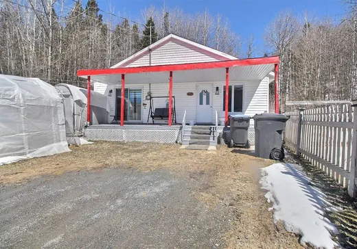Cottage for sale - 1076 Rue Principale, Pohénégamook, G0L1J0