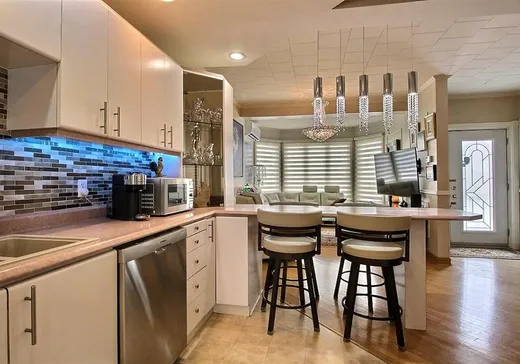 Maison à vendre - 96 Grande Allée Est, Grande-Rivière, G0C 1V0