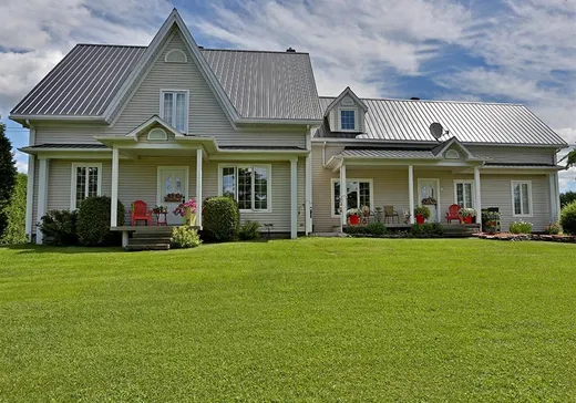 Un étage et demi à vendre - 84 Route 147, Coaticook, J1A2S2