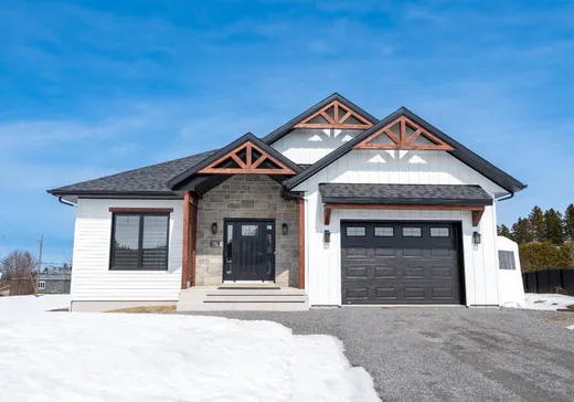 Two or more stories for sale - 196 Rue Jeanne-Mance, Rimouski, G5L0E6