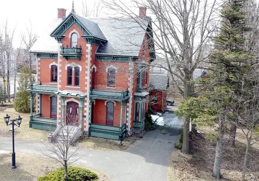Maison à étages à vendre - 131 Rue St-Georges, Drummondville, J2C4G9