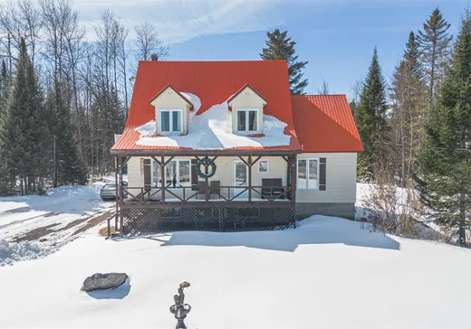 Two or more stories for sale - 2003-2005 Ch. du Tour-du-Lac, Nominingue, J0W1R0