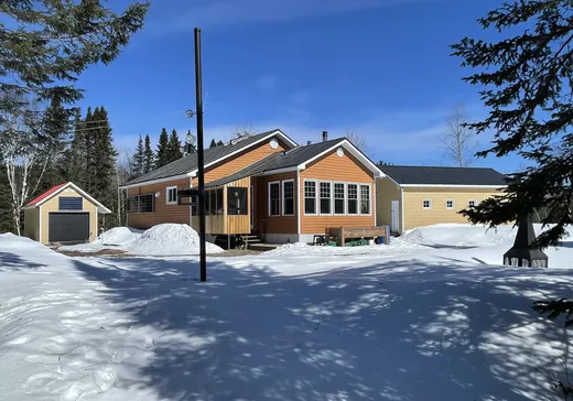 Two or more stories for sale - 110 Riv. Bostonnais, La Tuque, G9X0A7