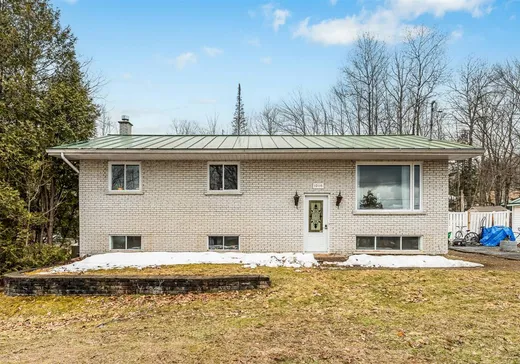 Bungalow à vendre - 1096 Ch. d'Ayer's Cliff, Magog, J1X0G1