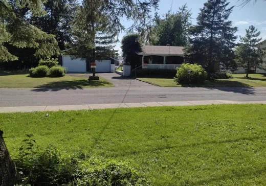 Bungalow for sale - 446 Av. de la Fabrique, Saint-Anicet, J0S1M0