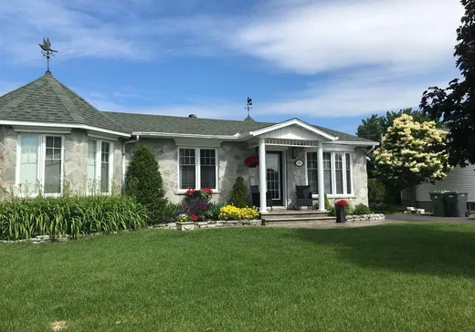 House for sale - 215 Rue Rivard, Plessisville, G6L 4A5