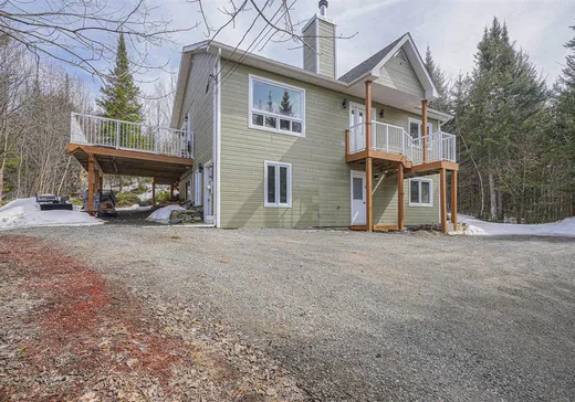 Bungalow à vendre - 166 Rue L.-J.-Papineau, St-Adolphe d'Howard, J0T2B0