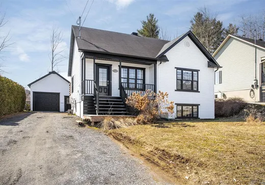 Bungalow à vendre - 676 Rue de Charlemagne, Sherbrooke, J1N0T1