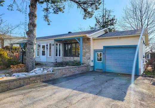 Bungalow à vendre - 5 Rue Bélanger, Lachute, J8H4C8