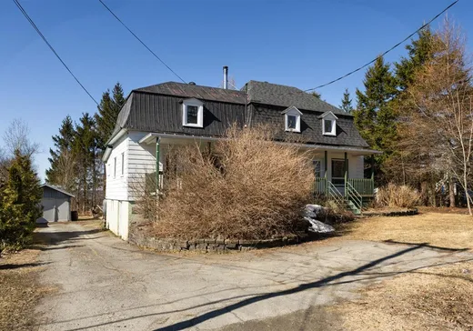 Maison à vendre - 1488 Av. Principale, St-Malachie, G0R 3N0