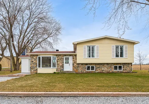 Maison à étages à vendre - 683 Rue Principale, Saint-Jean-sur-Richelieu, J0J1X0