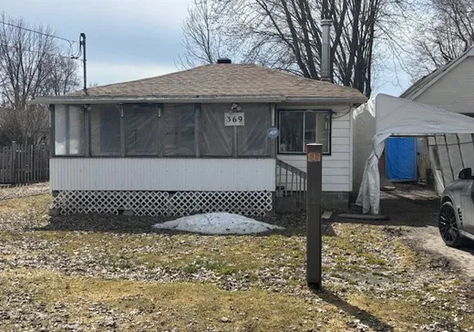 Two or more stories for sale - 369 15e Avenue, Pointe-Calumet, J0N1G0