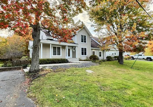 Maison à étages à vendre - 3105 Ch. du Golf O., Drummondville, J2B8A8