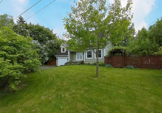 Maison à étages à vendre - 154 Rue des Érables, Chambly, J3L1B2