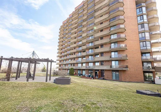 Condo à vendre - 2100 Boul. Lévesque E., Laval (Duvernay), H7G 4W9