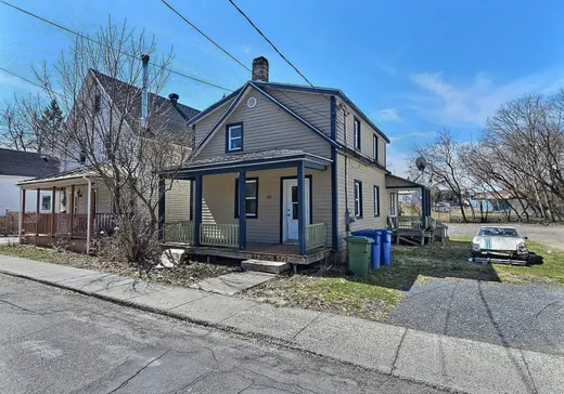 Maison à étages à vendre - 342 Rue St-Charles, Farnham, J2N2J6
