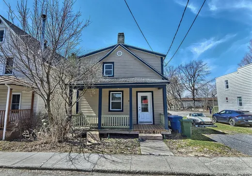 Maison à vendre - 342 Rue St-Charles, Farnham, J2N 2J6