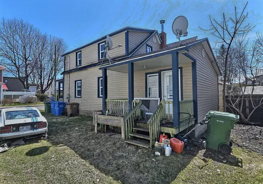 Maison à vendre - 342 Rue St-Charles, Farnham, J2N 2J6