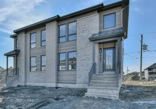 Two or more stories for sale - 463 Rue du Muscat, Sainte-Marthe-sur-le-Lac, J0N1P0