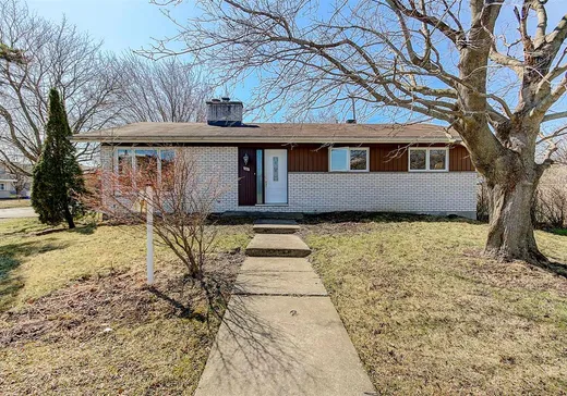 Bungalow à vendre - 160 Rue de Carillon, Saint-Jean-sur-Richelieu, J3B4B4