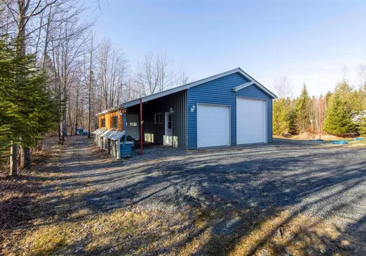 Maison à vendre - 4420A-4420B Route 222, Dixville, J0B 1P0