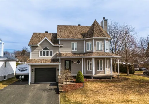 Maison à étages à vendre - 5185 Rue Barrière, Drummondville, J2E1T7