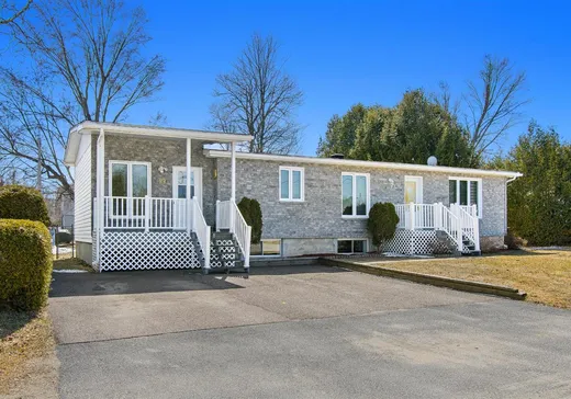 Bungalow for sale - 19 Rue Colton, Fort-Coulonge, J0X1V0