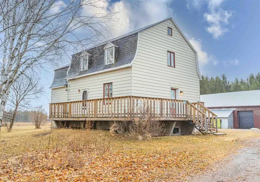 Maison à vendre - 15 Rue Guillemette, Berthier-Sur-Mer, G0R 1E0
