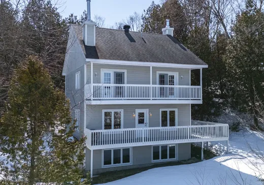 Two or more stories for sale - 614 Ch. du Val-des-Monts, St-Adolphe d'Howard, J0T2B0