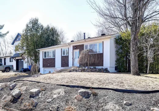 House for sale - 15 Av. de Neuvre, Lorraine, J6Z 1W8