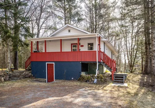 Maison à vendre - 488 Rue Principale O., Sainte-Anne-de-la-Rochelle, J0E 2B0