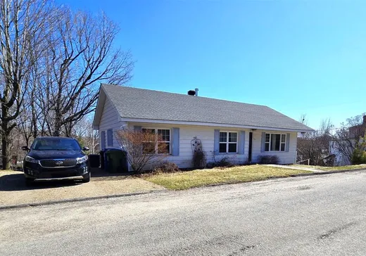 Bungalow à vendre - 309 Rue Park, Brownsburg-Chatham, J8G3A3