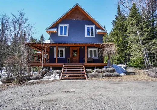 Maison à étages à vendre - 2477 Rue du Vésinet, Val Morin, J0T2R0