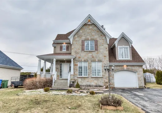 Two or more stories for sale - 92 Rue Dufort, St-Roch-De-LAchigan, J0K3H0