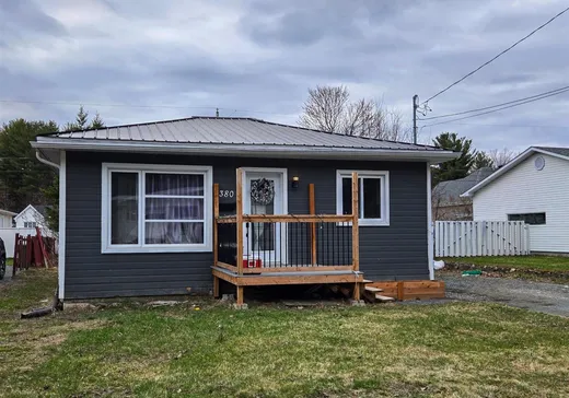 Bungalow à vendre - 380 Boul. de l'Aéroparc, Lachute, J8H2V8