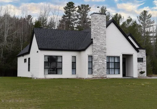 Two or more stories for sale - 32 Rue du Parcours, Lac-Brome, J0E1R0