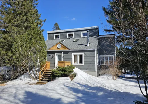 Maison à étages à vendre - 1609Z-1611Z Ch. de la Gare, Val Morin, J0T2R0