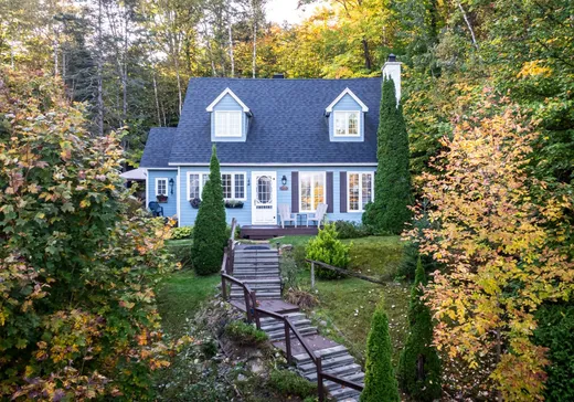 Two or more stories for sale - 32 Ch. des Abeilles, Ste-Anne-Des-Lacs, J0R1B0