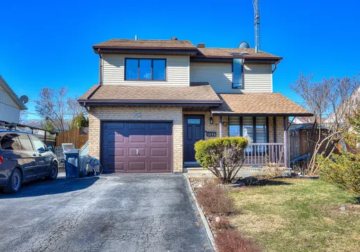 Two or more stories for sale - 1054 Rue Montgolfier, Laval (Sainte-Dorothee), H7W4Z2