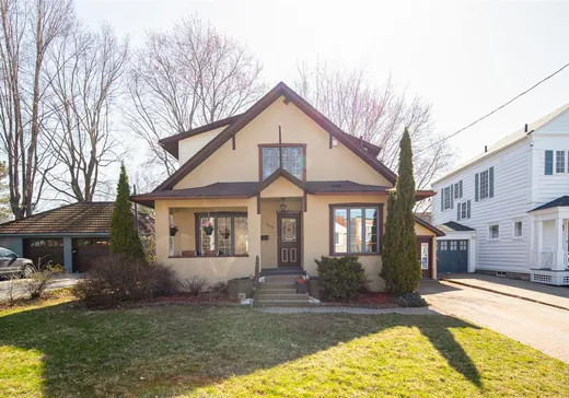 Maison à étages à vendre - 755 Av. Tellier, Saint-Hyacinthe, J2S6N1