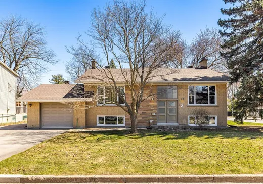 Bungalow à vendre - 2 Rue des Gouverneurs, Repentigny, J6A1N4