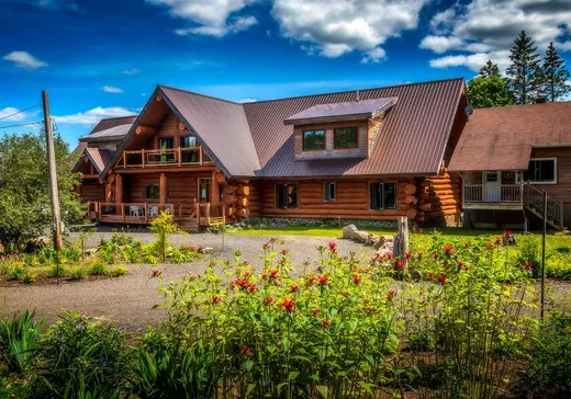 Two or more stories for sale - 141 Route 212 E., Lac-Mégantic, J0B1Y0