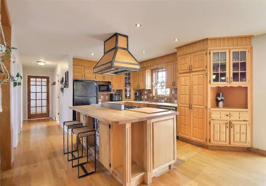 Maison à vendre - 640 Av. Bethany, Lachute, J8H 2C5